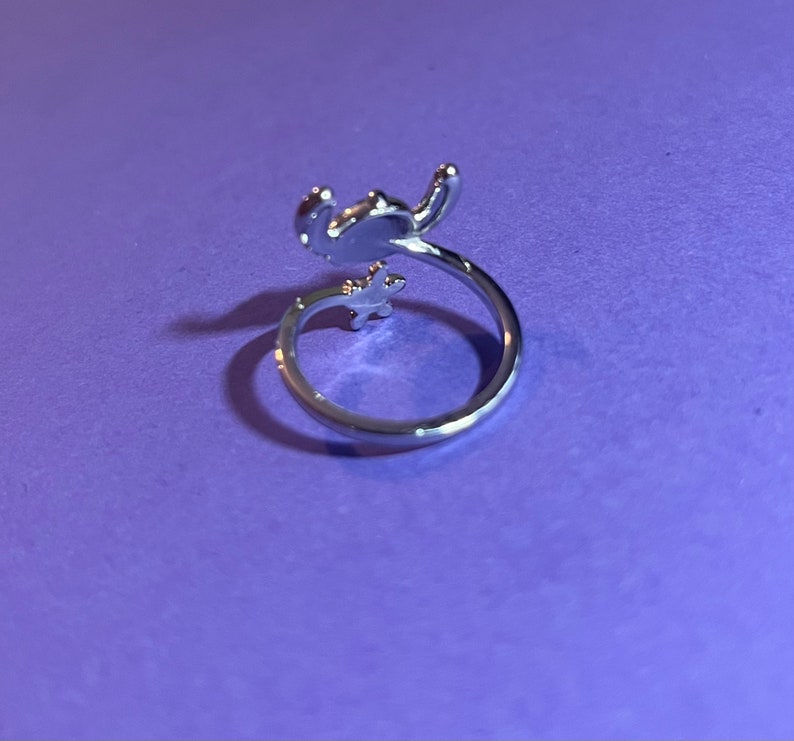 Face Ring with Adjustable Sizing - Limited Edition for Fans and Lovers