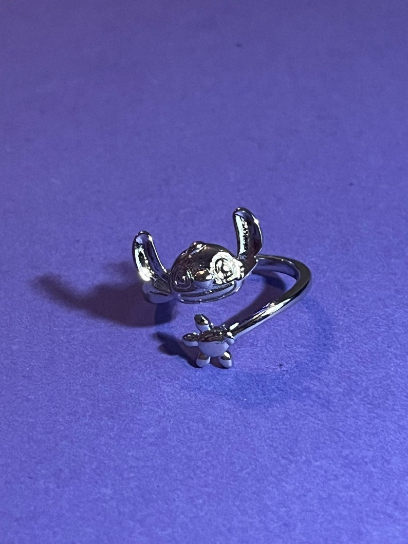 Face Ring with Adjustable Sizing - Limited Edition for Fans and Lovers