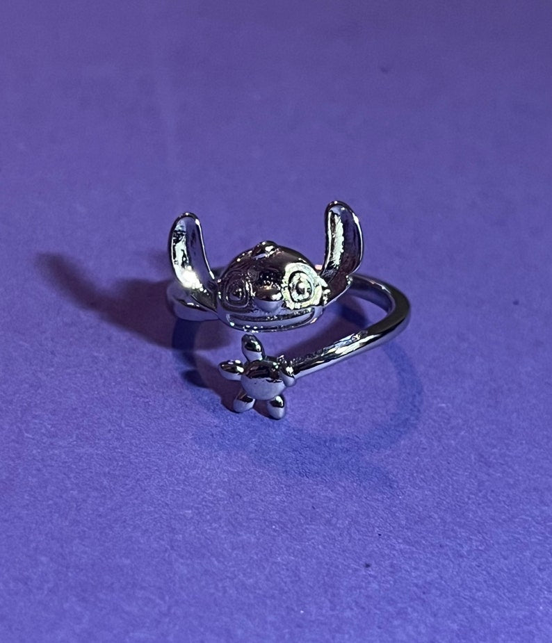Face Ring with Adjustable Sizing - Limited Edition for Fans and Lovers
